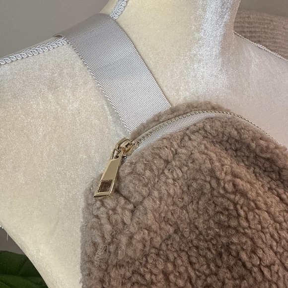 New Boule Belt Bag Crossbody Womens‎ Brown Gold Hardware - Picture 5 of 7